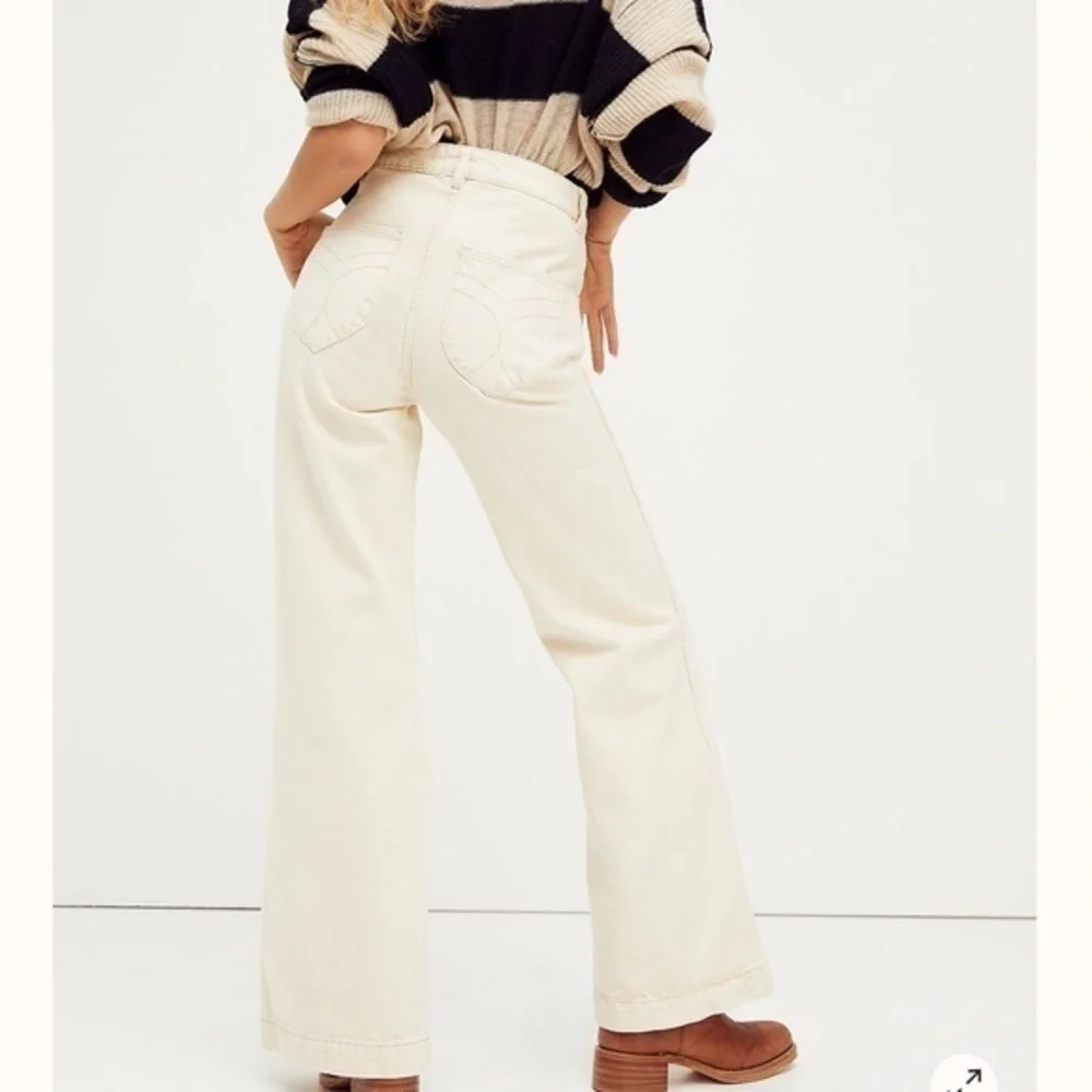 FREE PEOPLE WHITE FLARE JEAN